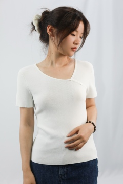 White V-neck Short Sleeved Woolen Top