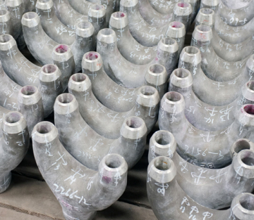 Tube fitting for cracking tube