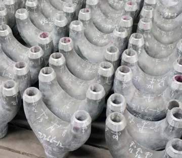 Tube fitting for cracking tube