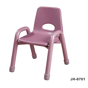 Chaises légères meubles de la maternelle