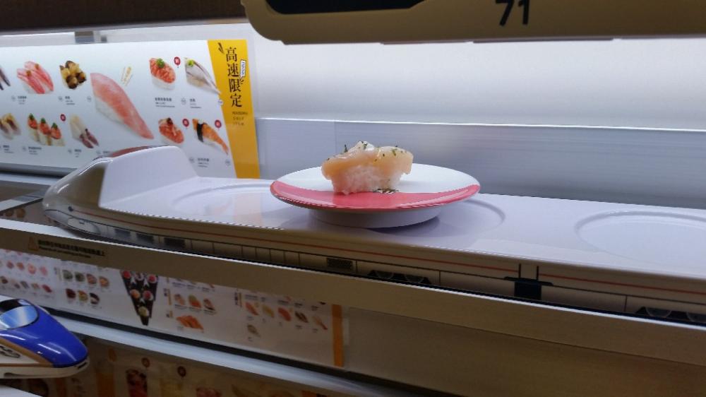 Linear sushi conveyor belt in the catering industry application product characteristics and advantages
