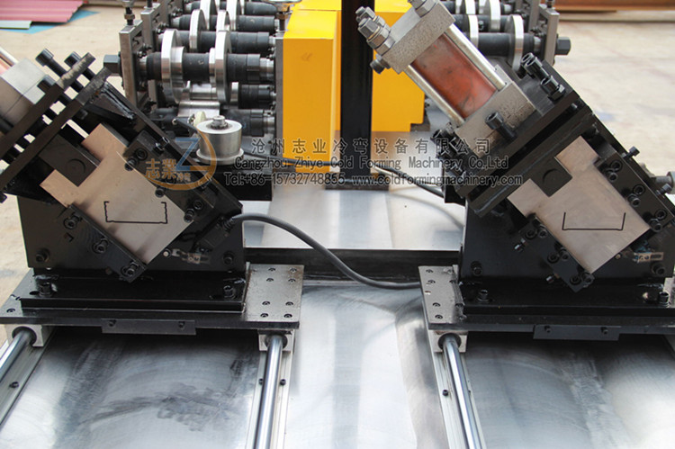 roll forming machine cutting