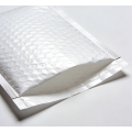 Sac postal à fermeture automatique à bulles blanches