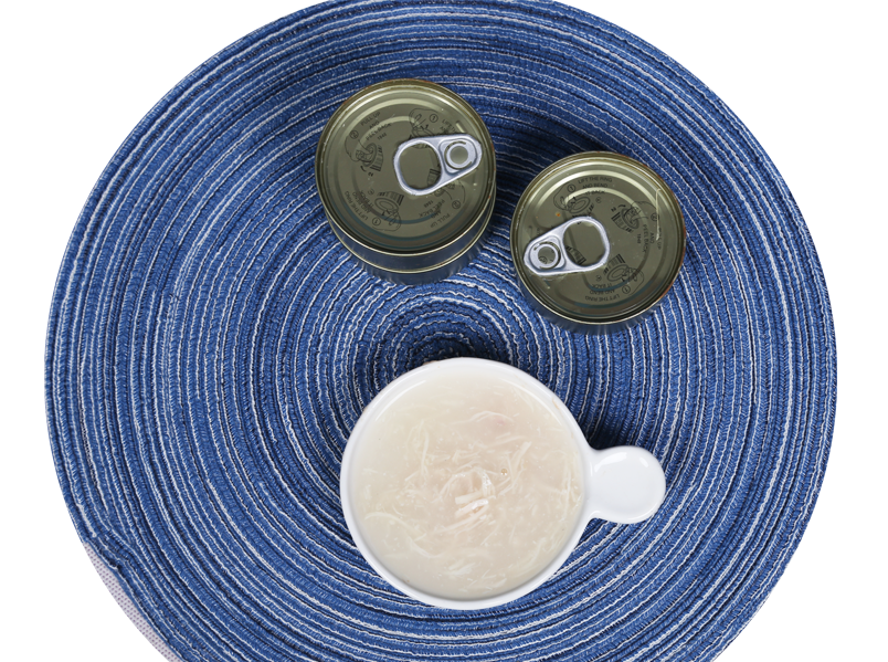 Nutrição de carne branca de comida molhada de gato enlatado