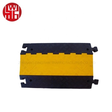 High Quality 3-Channel Durable Rubber Speed Hump for Cable Protection