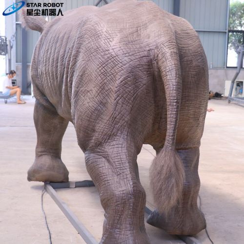 Rhinoceros Ukuran Kehidupan Animatronik