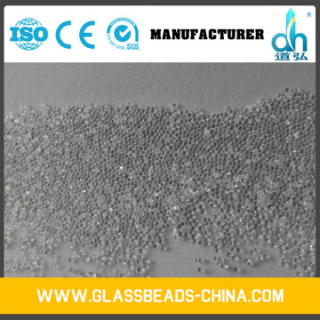 Good chemical stability and smoothmicron glass beads