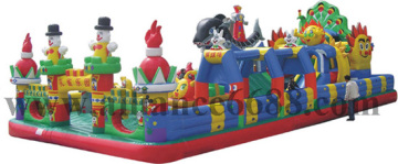 Inflatable peacock paradise bouncer