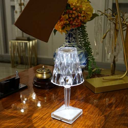 Candeeiro de mesa LED de cristal de luxo