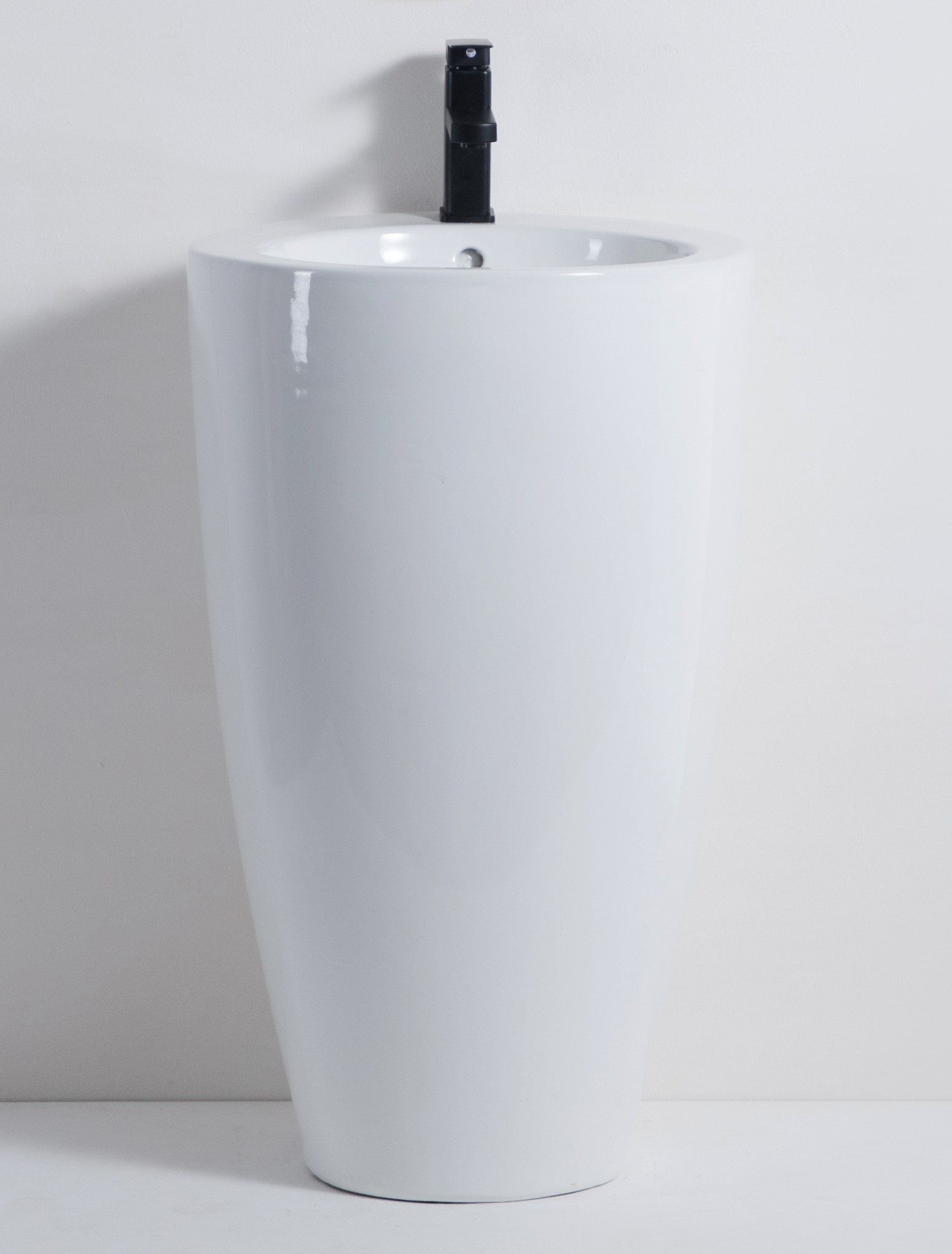 Pedestal Wash Basin