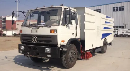 DONGFENG 4X2 road sweeper
