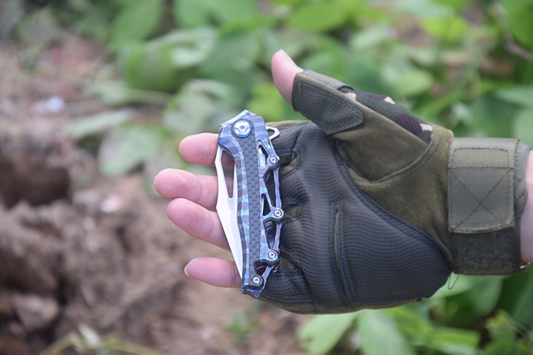 Super Quality Survival Folding Blade Knife