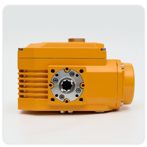 Electric slow opening actuator for precision small valves