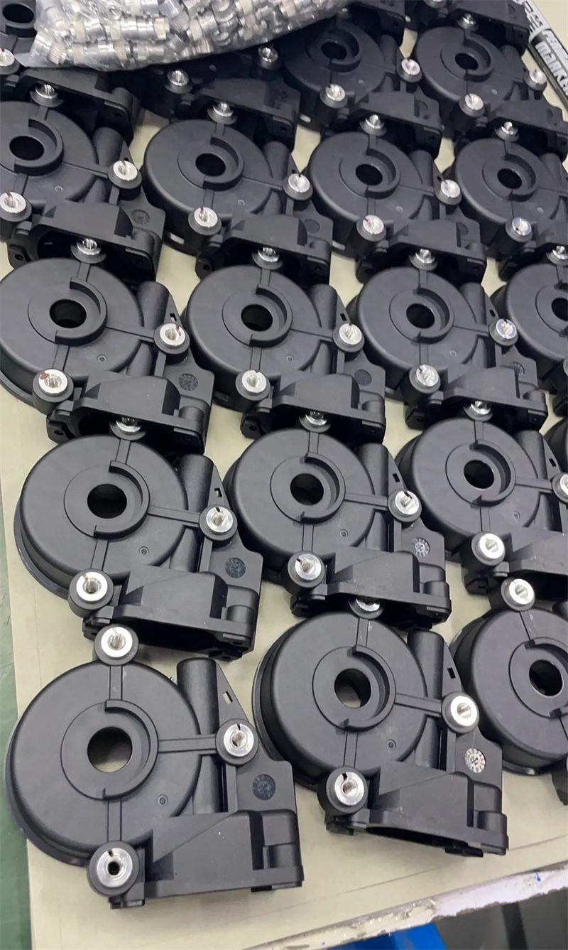 injection molding parts plastic base (2)