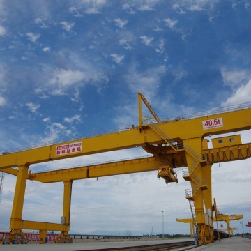 Double Girder Rail Mounted Container Lifting Gantry Crane Price