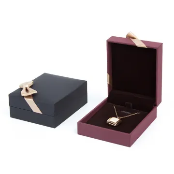 Custom Logo Jewelry Packaging Hinge Bracelet Box