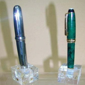 hot sale high quality acrylic pen holder with magnet