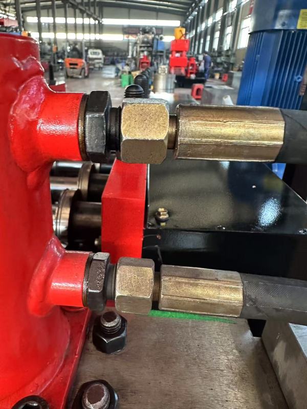 Yiping automatic bridge cover forming machine (with reinforcement)