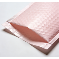 Sac postal auto-scellant à bulles roses
