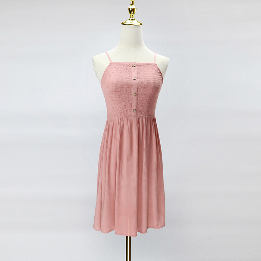 Красивое и светло -розовое платье подвески