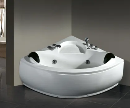 Small 2 Whirlpool Bathtub