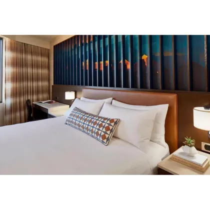 Luxury Design Renaissance Hotels: Cozy King Guestroom Furniture Sets