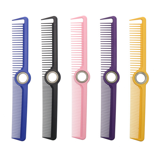 घूमती हुई बाल काटने वाली कंघी