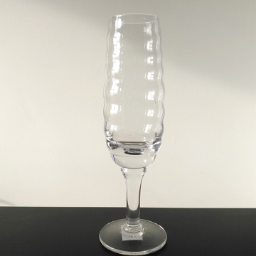 Verres clairs gobelet et verre à vin