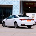 Бензин среднего размера три коробки Toyota Avalon