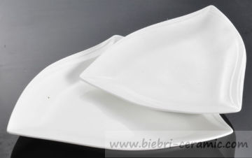 All'ingrosso 6 8 10 12 14 pollici All Szie Custom Design Hotel and Restaurant Ceramic Triangle Plates