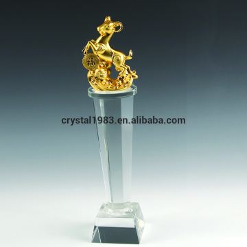 Customized golden metal deer trophy wholesale metal trophy with k9 black crystal base