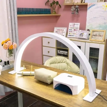 China-Made Postmodern Nordic Simple Eye Protection Nail Table Lamp