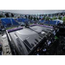 Piso de la cancha de baloncesto adecuado