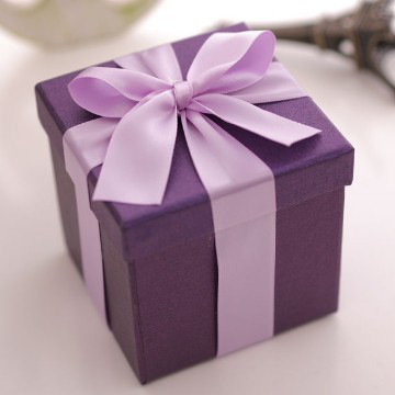 Custom candy box, chocolate box with ribbon