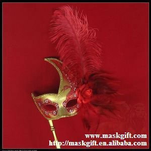 B005S Wholesale red and gold feathered Party mask with stick