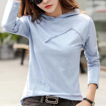 Hooded loose bottoming shirt