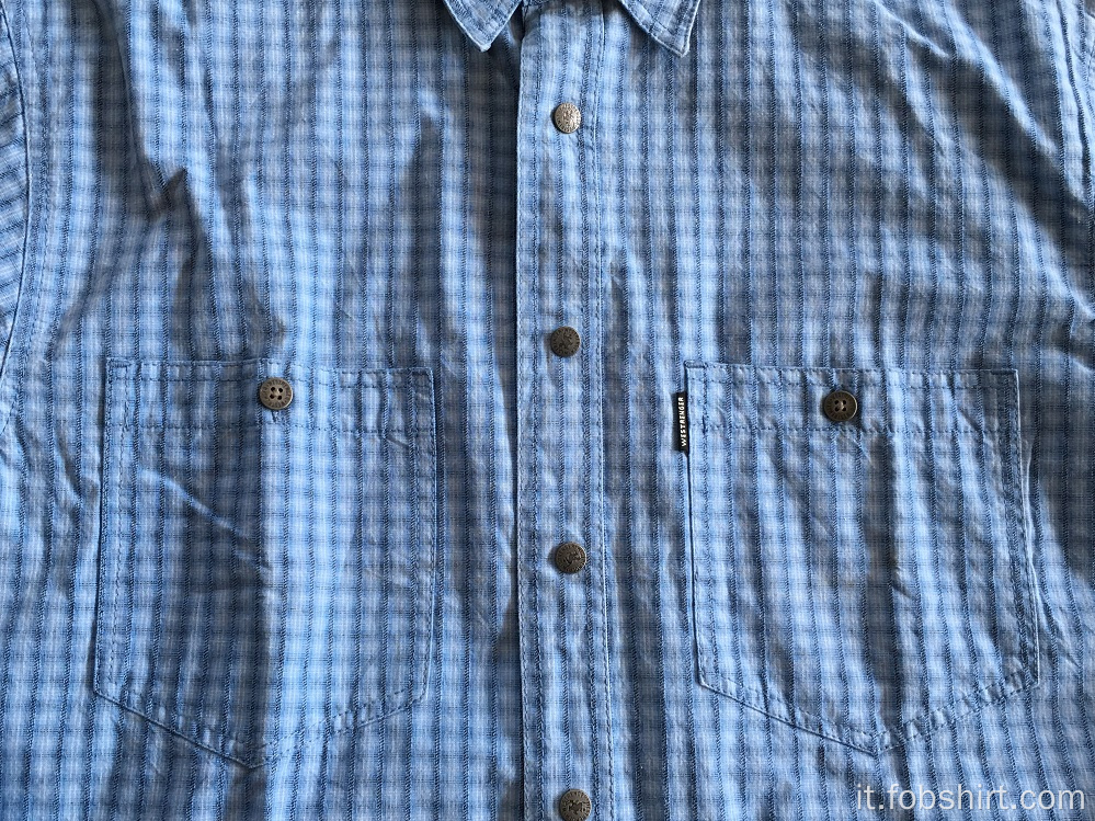 Camicia a quadri a maniche lunghe con tecnica di alta classe