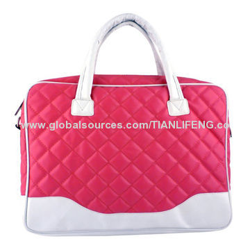 4.1-inch Pink Diamond Quilted Pattern Padded Laptop Carrying Case with White Accent Trim Bubble Foam