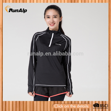 Ladies yoga top with knitted fabric