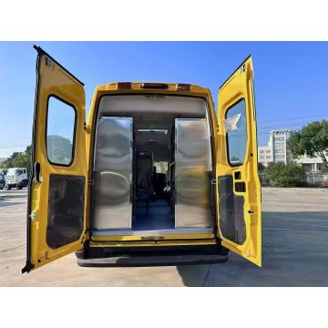 Мобильный аварийно-спасательный грузовик для экстренного реагирования