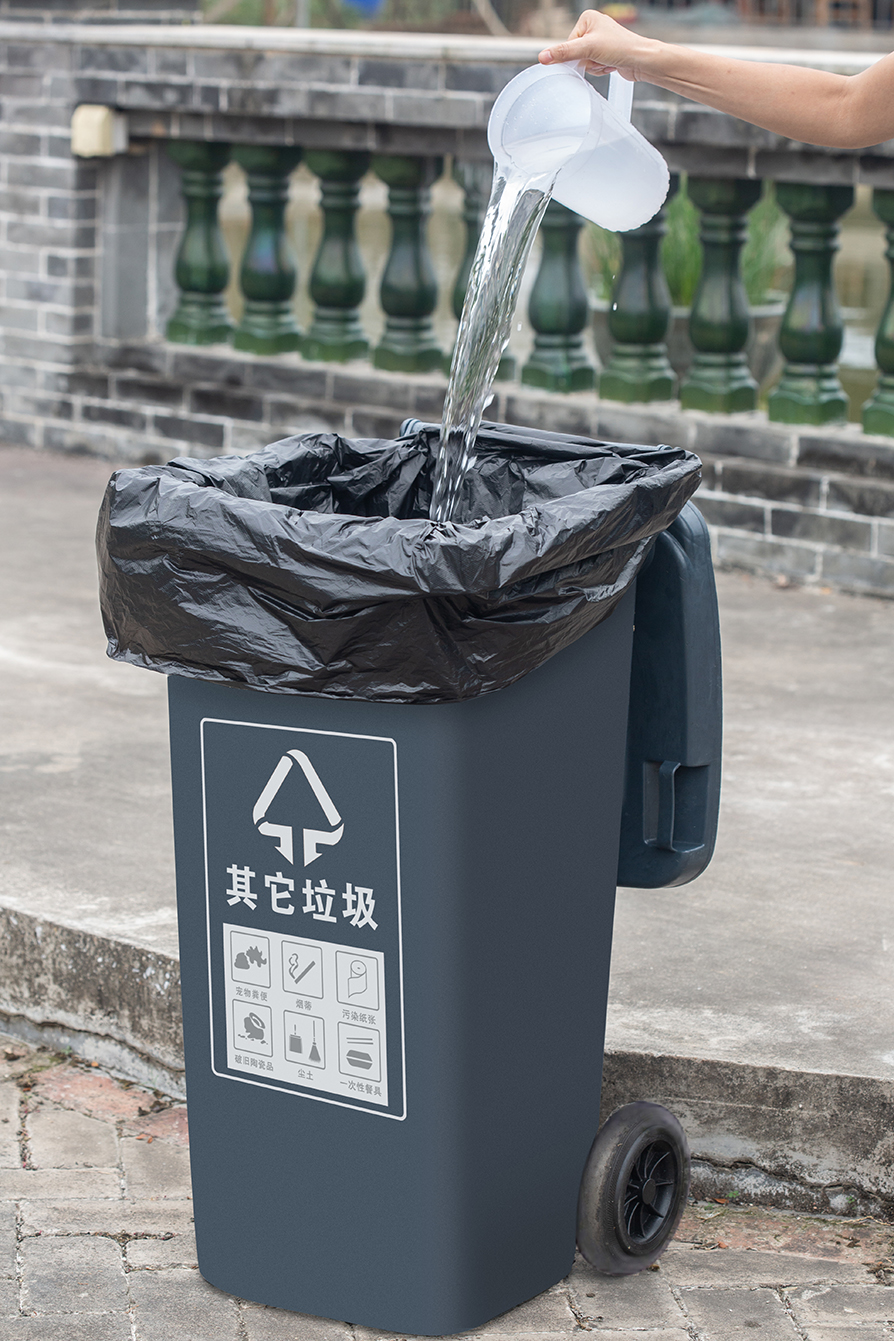 PE Black Plastic Garbage Bag on Sheet