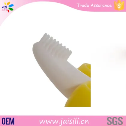 Wholesale Baby Banana Bendable Training Baby Brush For Baby Teething
