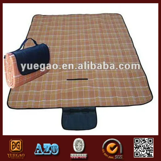 Waterproof traveling picnic mat