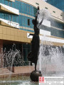 Escultura del jardín mujer bailando fuente