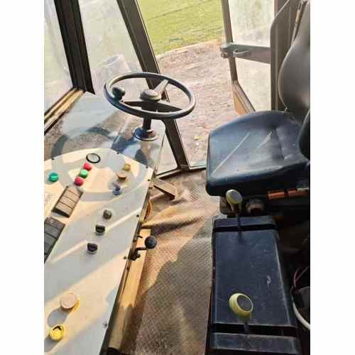 Rolo durável de 30 toneladas equipado com pneus novos