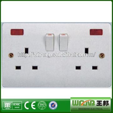 13A wall switch withlight