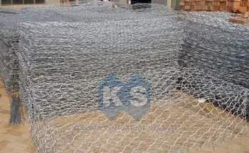 Heavily Galvanized Pvc Coated Hexagonal Wire Mesh Netting Used For Embankment Stability