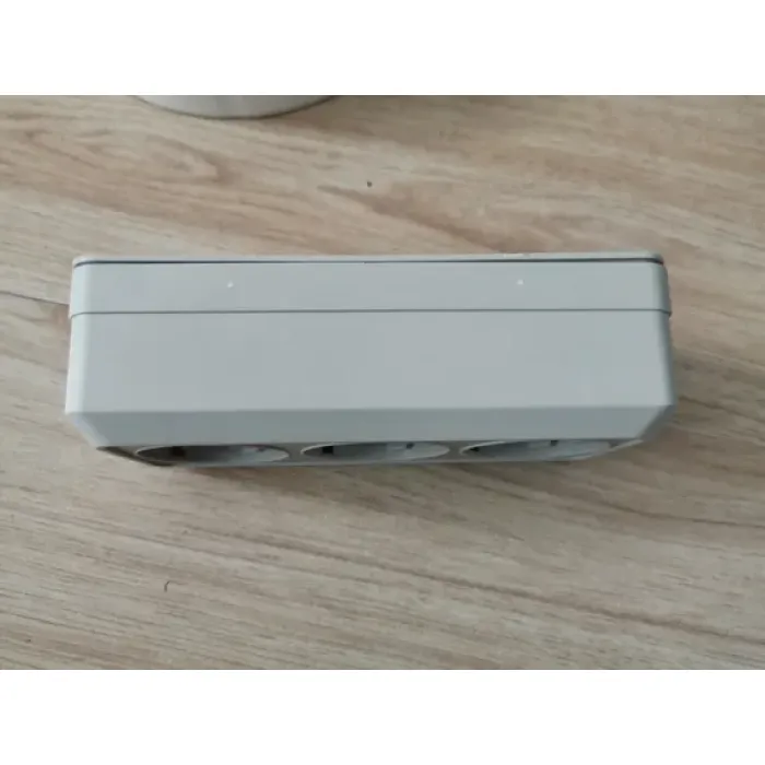 Soket Schuko 3 Arah yang Dipasang di Permukaan (S1310)