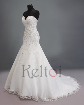 indian sweetheart neckline crystal beaded wedding gown dress sample pictures for fat bride
