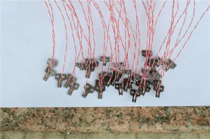 Micro electronics spot welding blade